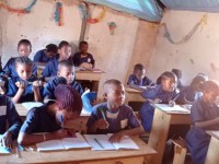 Uczniowie szkoły prowadzonej przez Siostry Matki Dobrego Pasterza na Madagaskarze.