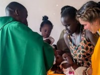 Weronika chrzestną mamą w fundacji Rescue Women Foundation w Ugandzie.